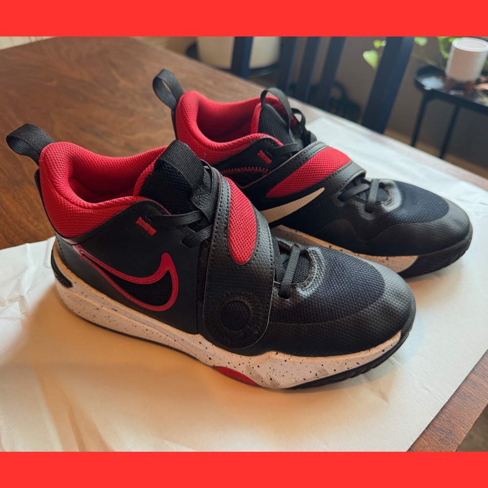 NIKE Kids Team Hustle D 11 Big Kids' Basketball Shoes - WORN 1x!